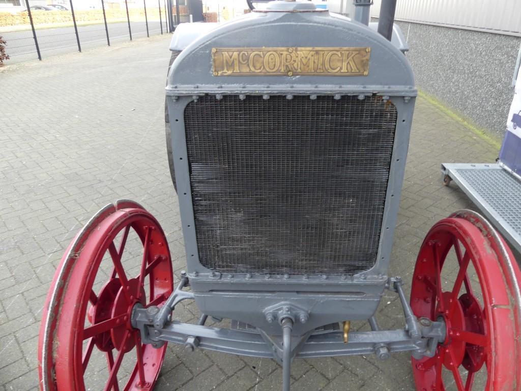 MC Cormick Deering 10/20 