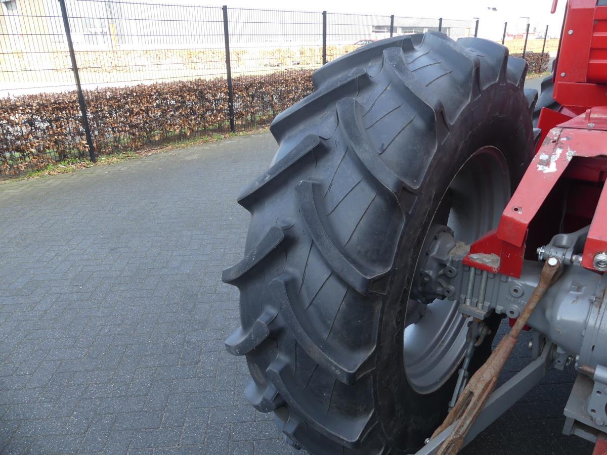 Massey-Ferguson 1200