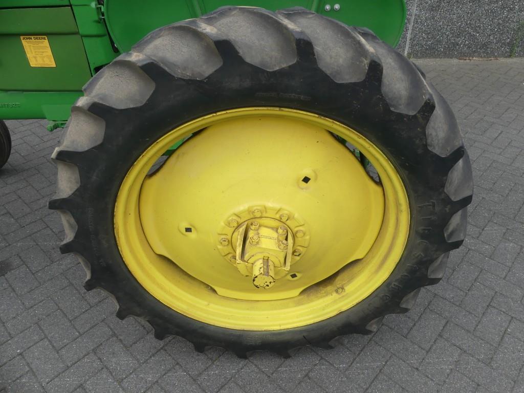John-Deere 40