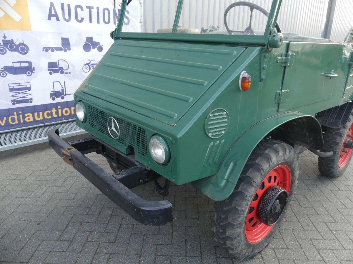 Mercedes-Benz Unimog