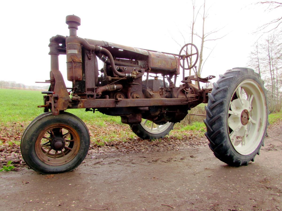 Farmall Regular