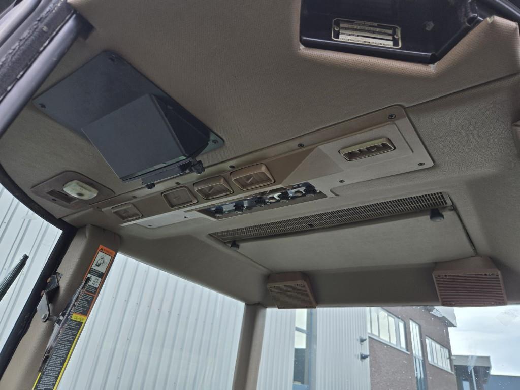 John-Deere 4450 with loader