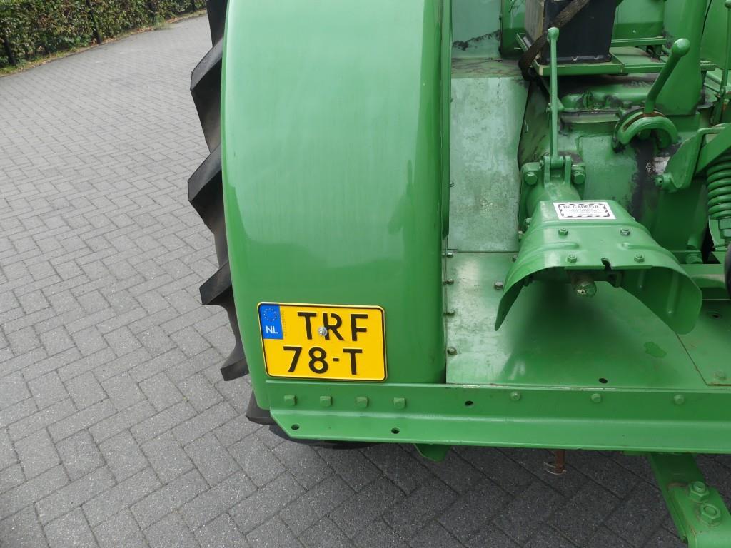 John-Deere D