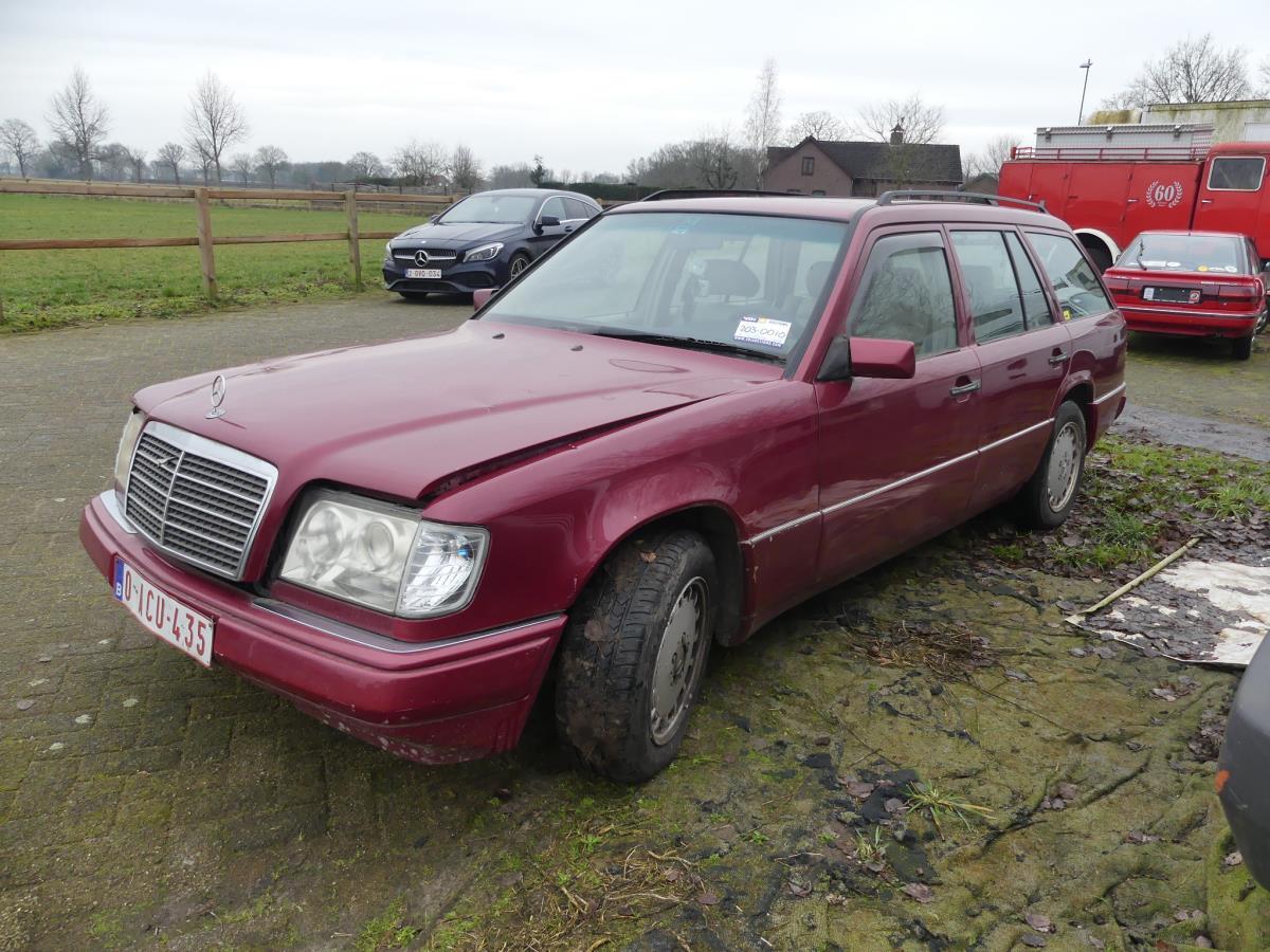 Mercedes-Benz 300 TDT