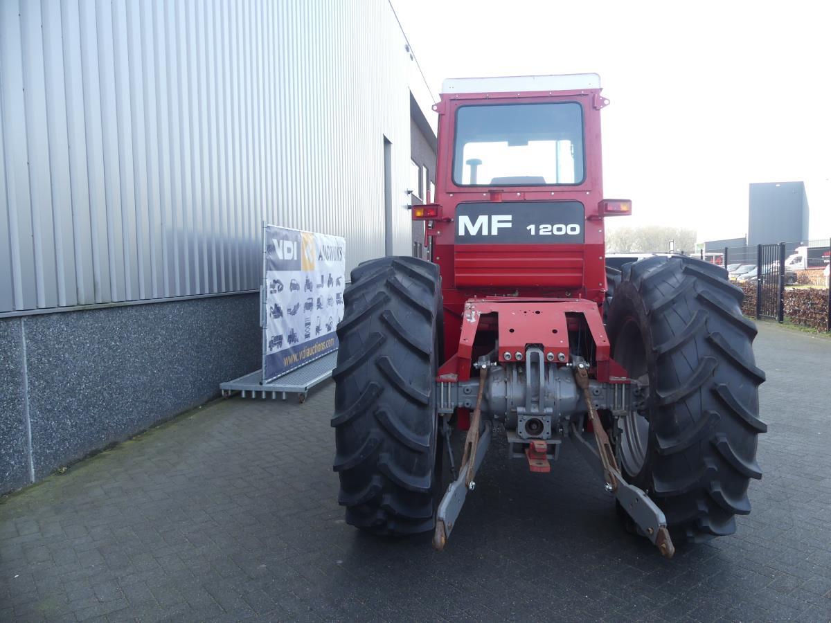 Massey-Ferguson 1200