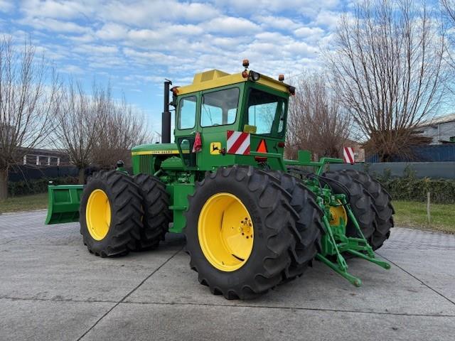 John-Deere 7520