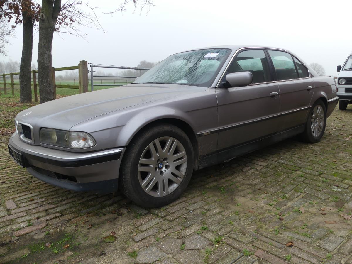 BMW 730i