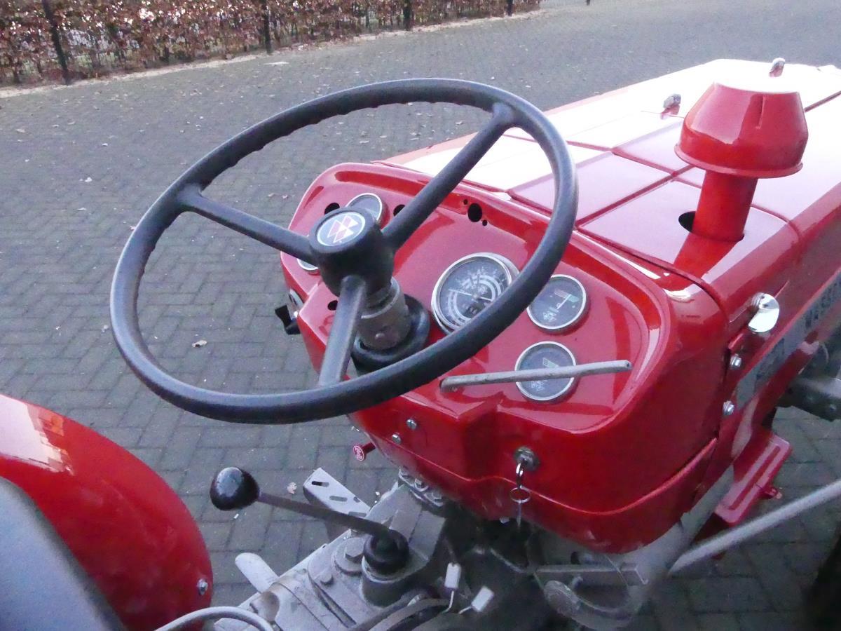 Massey-Ferguson 135