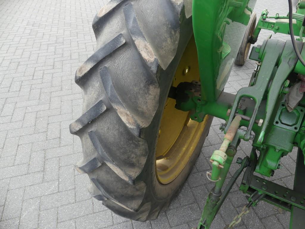 John-Deere 40