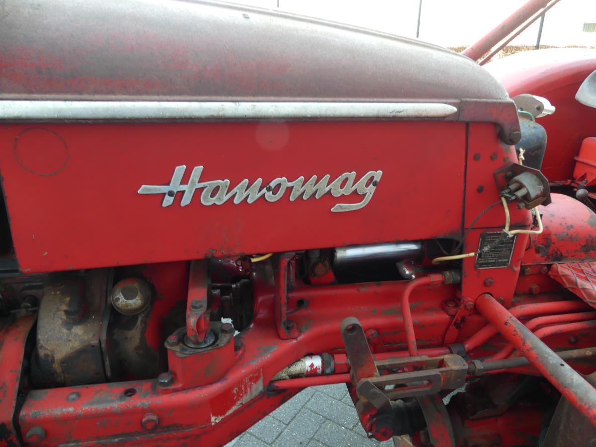Hanomag R228