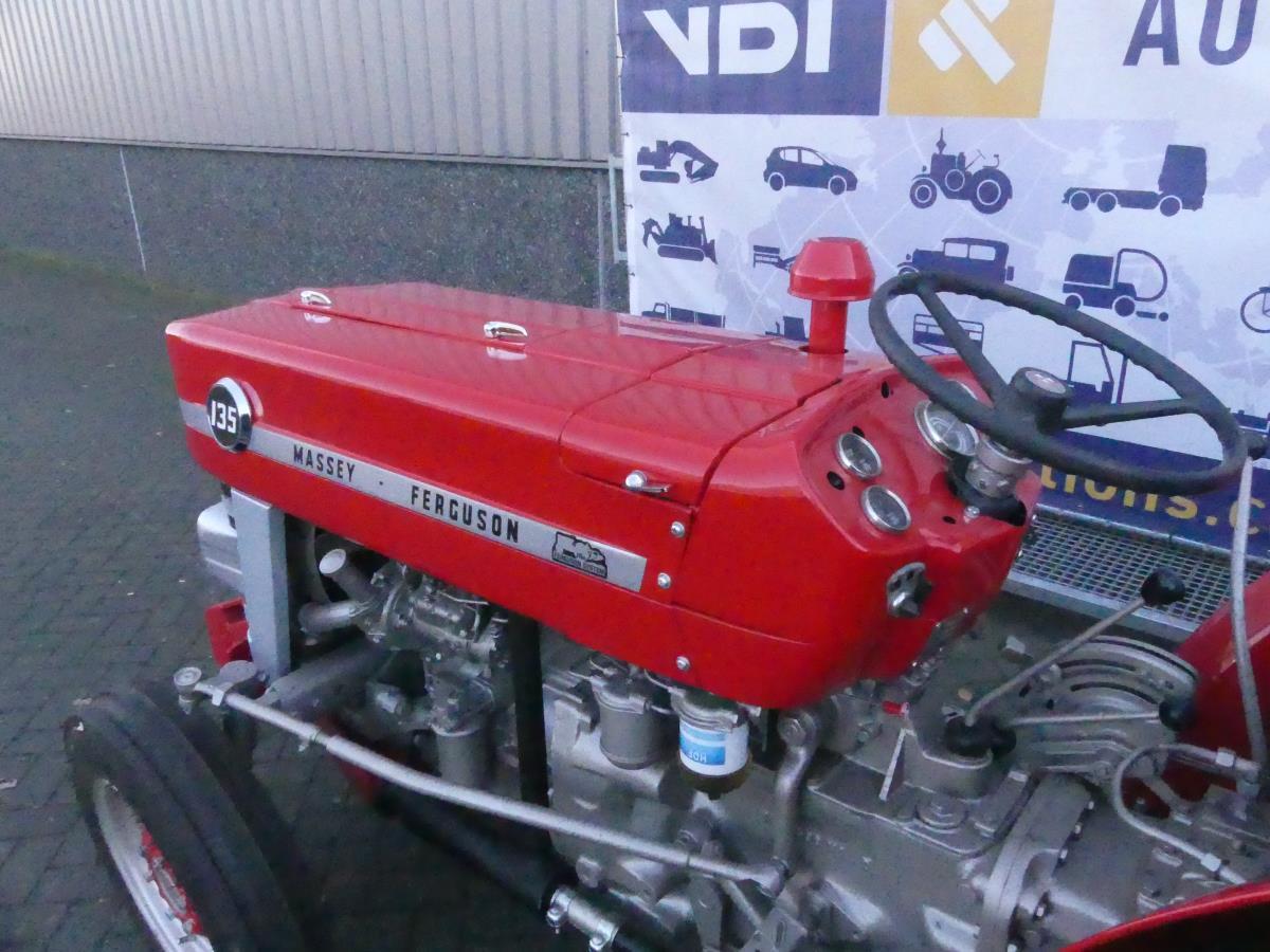 Massey-Ferguson 135