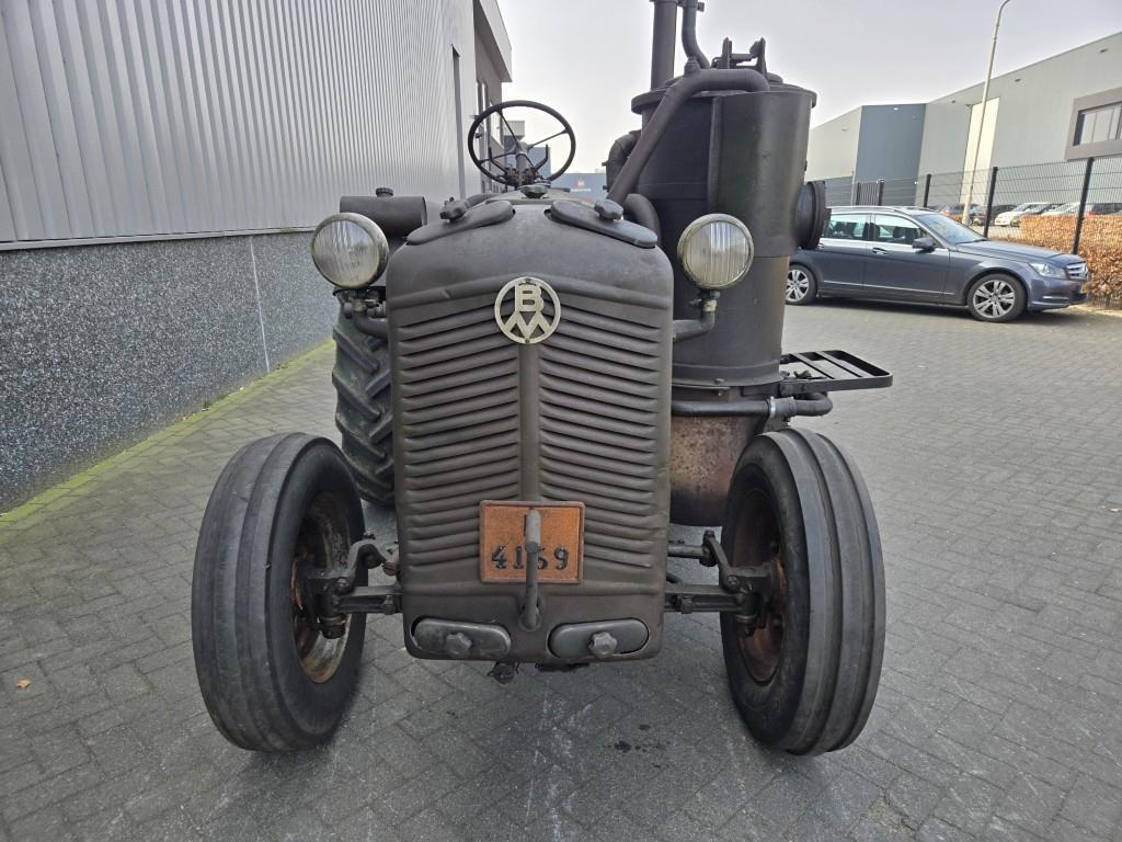 Munktells GBMV-1 Woodgas tractor running on woodgas