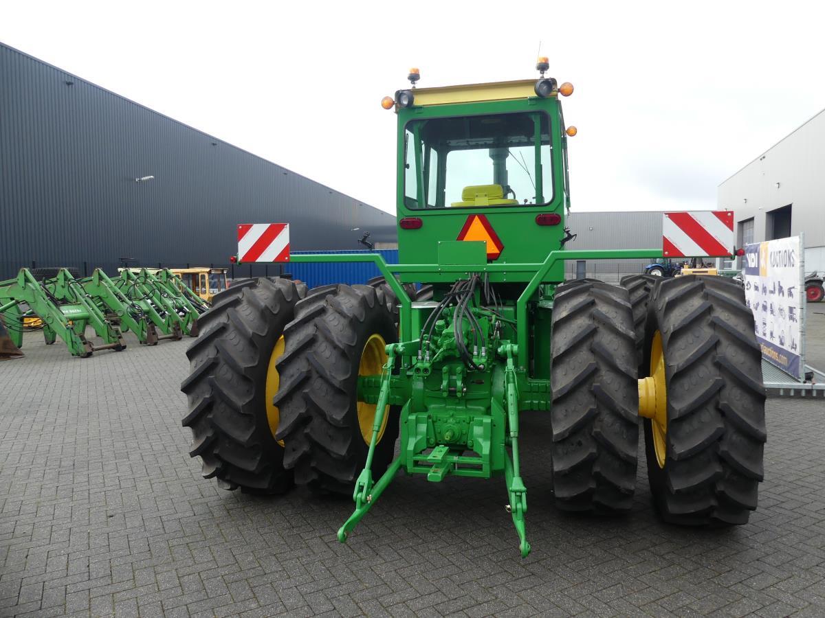 John-Deere 7520