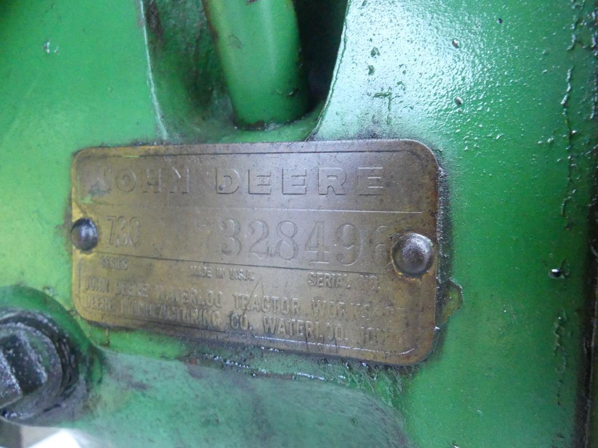 John-Deere 730