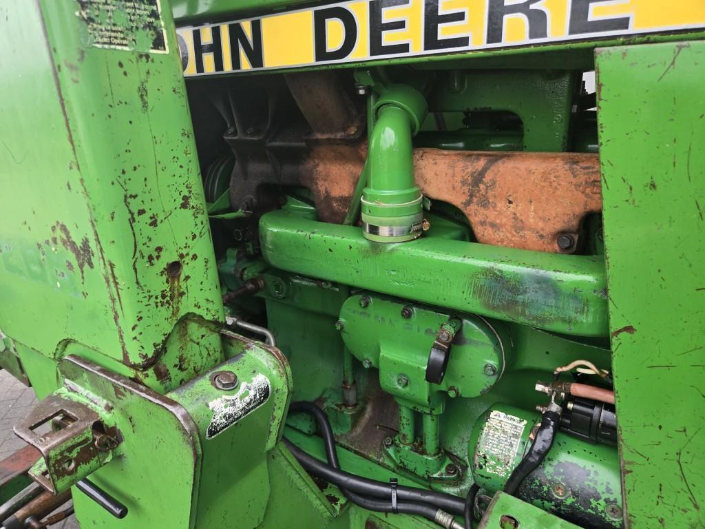 John Deere 4450 with loader