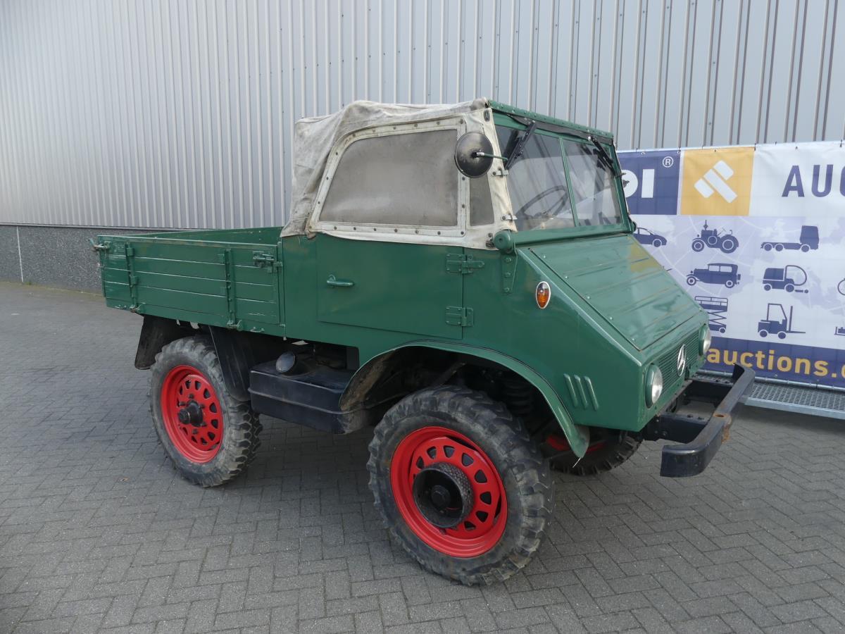 Mercedes-Benz Unimog