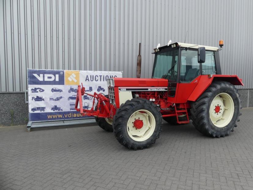 International 1055 4WD