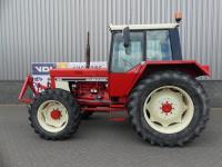 International 1055 4WD