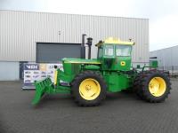 John-Deere 7520