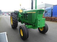 John-Deere 4620