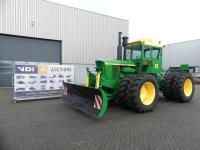 John-Deere 7520
