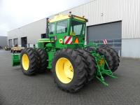 John-Deere 7520