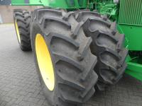 John-Deere 7520