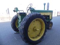 John-Deere 730
