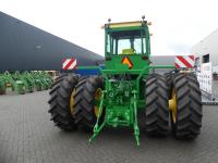 John-Deere 7520