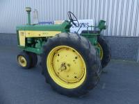 John-Deere 730