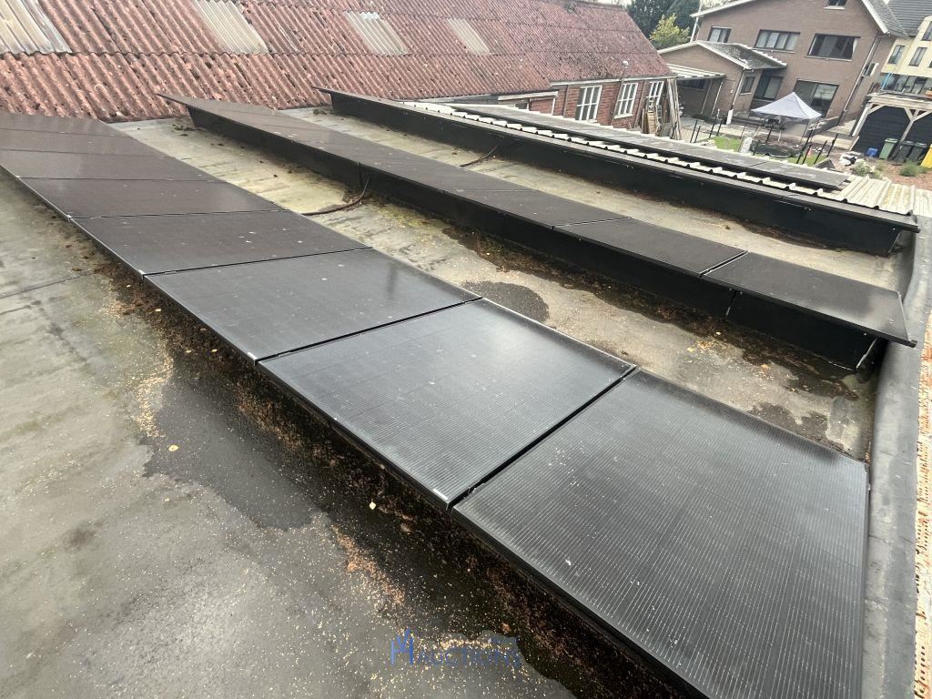 30 zonnepanelen JINKO - 420 Wp – kavel bij VH Auctions, Belgium
