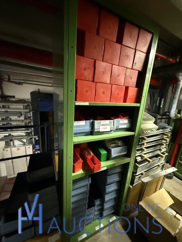 Lot of PVC stacking bins – kavel bij VH Auctions, Belgium