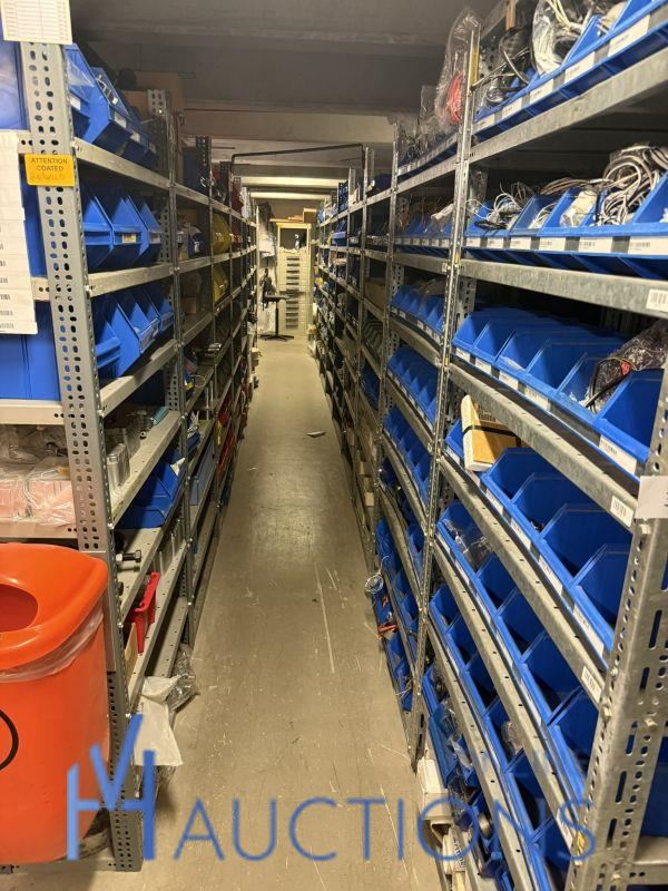 Very large lot of machine parts and technical components – kavel bij VH Auctions, Belgium