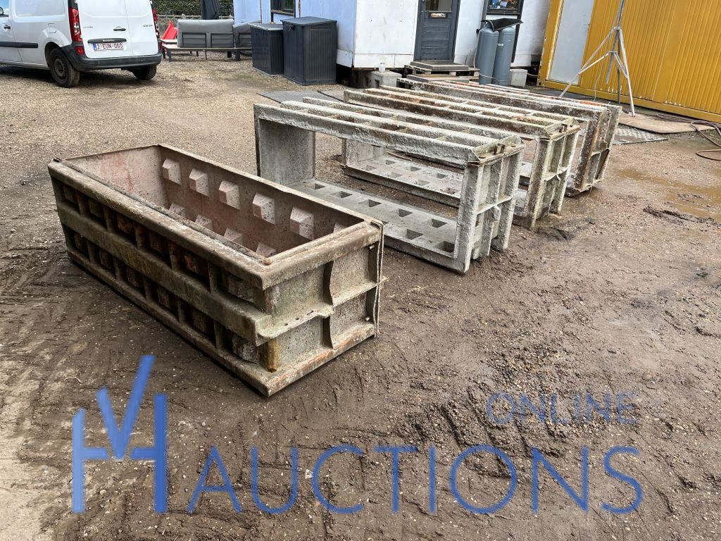 4 betonblok mallen – kavel bij VH Auctions, Belgium