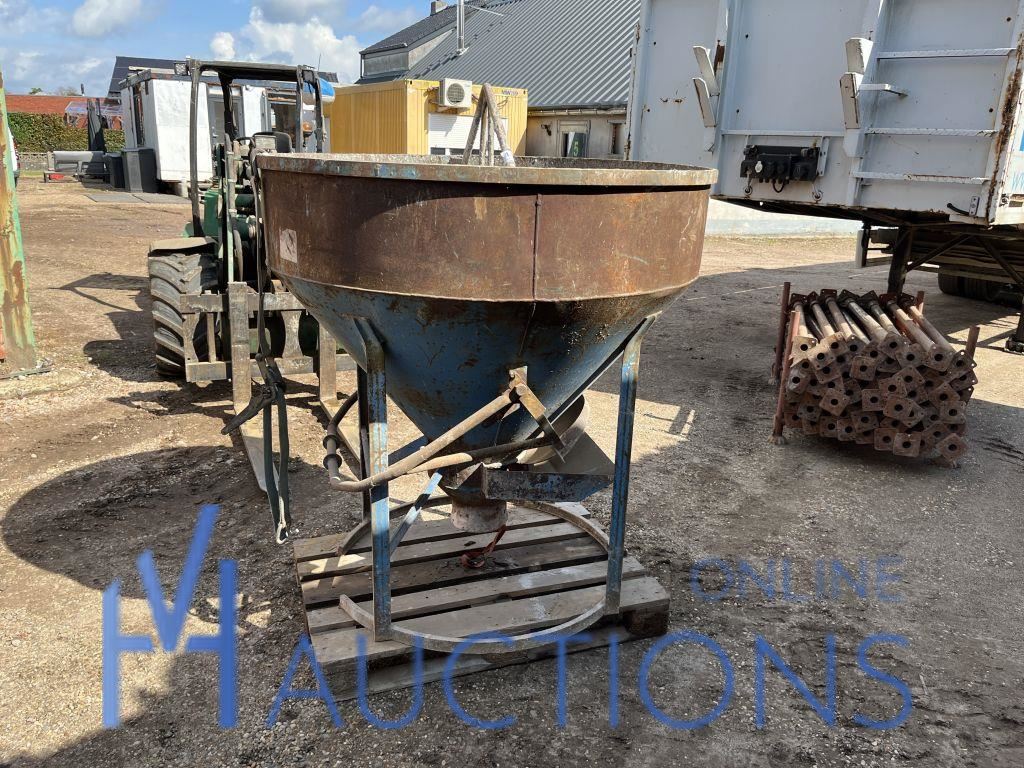 betonstortkubel – kavel bij VH Auctions, Belgium