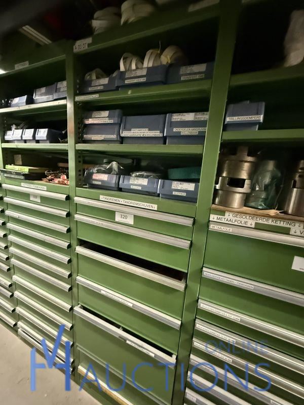 Partij tandriemen, aandrijfriemen en riempoelies – kavel bij VH Auctions, Belgium