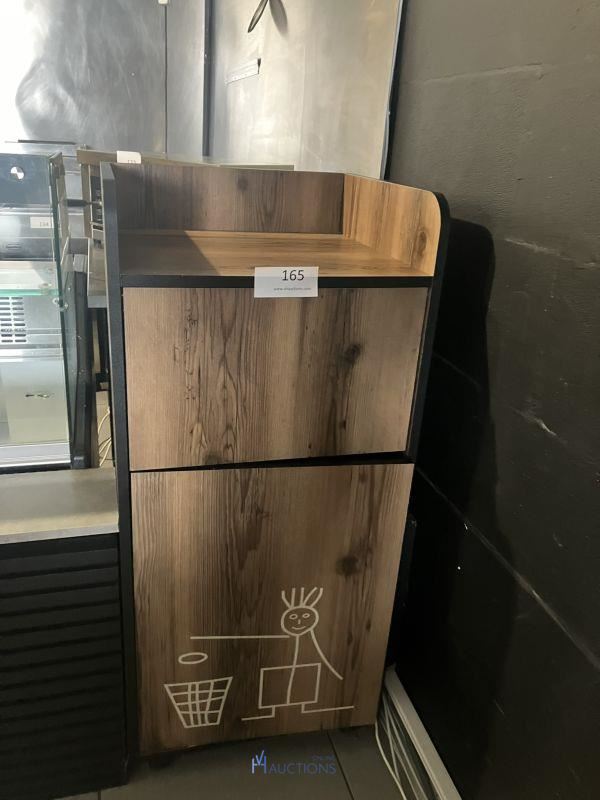 Verrijdbaar formica vuilnismeubel – kavel bij VH Auctions, Belgium