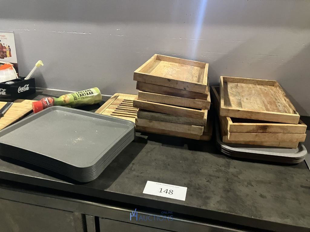 Partij serveer- en verpakkingsmateriaal – kavel bij VH Auctions, Belgium