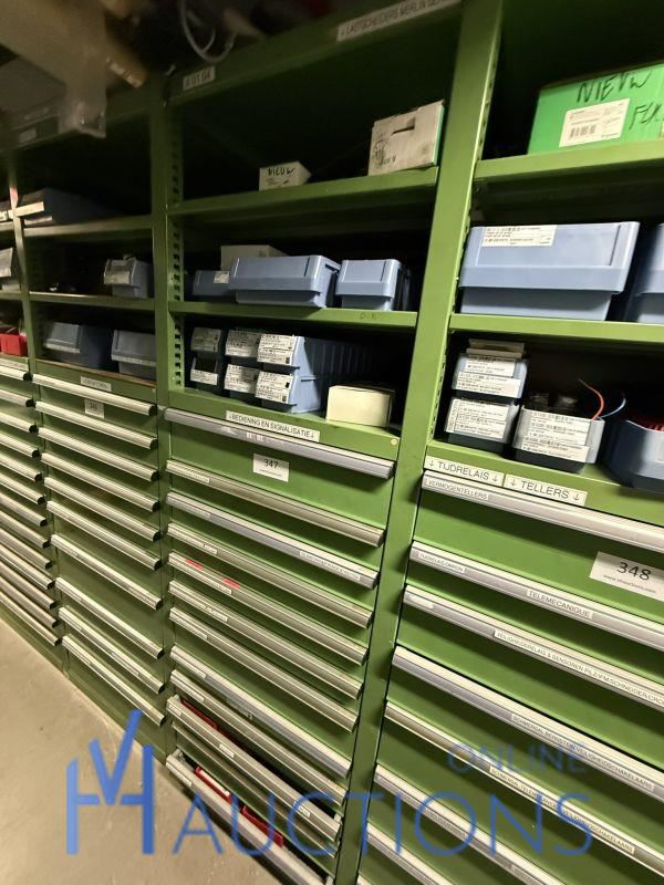 Partij bedienings- en signalisatiecomponenten – kavel bij VH Auctions, Belgium