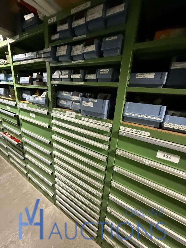 Partij zekeringen en elektrisch installatiemateriaal – kavel bij VH Auctions, Belgium