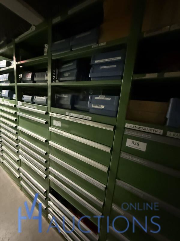 Partij kabelgeleidingen en installatietoebehoren – kavel bij VH Auctions, Belgium