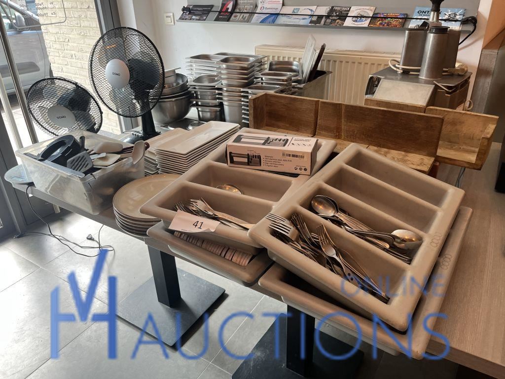 Partij divers keukengereedschap – kavel bij VH Auctions