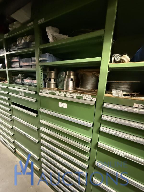 Partij kettingen, veren en industrieel bevestigingsmateriaal – kavel bij VH Auctions, Belgium