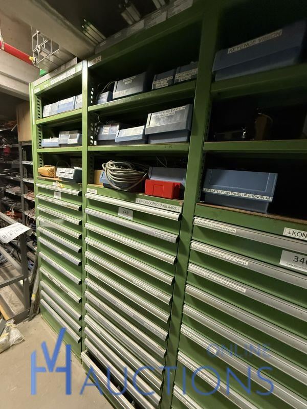 Partij relais en besturingscomponenten – kavel bij VH Auctions, Belgium