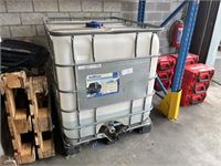 IBC-container met plm 200 L AdBlue – kavel bij VH Auctions
