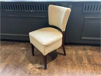 Partij 30 stoelen – kavel bij VH Auctions