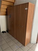 3 formica kasten met poetsmateriaal – kavel bij VH Auctions