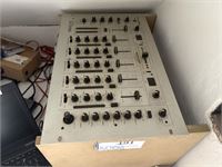 Geluidsinstallatie JBSYSTEMS AX400 – kavel bij VH Auctions