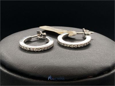 white gold earrings set with diamond 18 carat – kavel bij VH Auctions