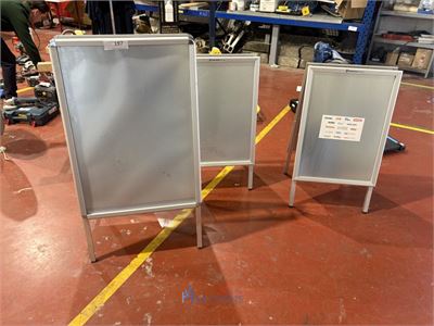 3 diverse metalen stoepborden – kavel bij VH Auctions